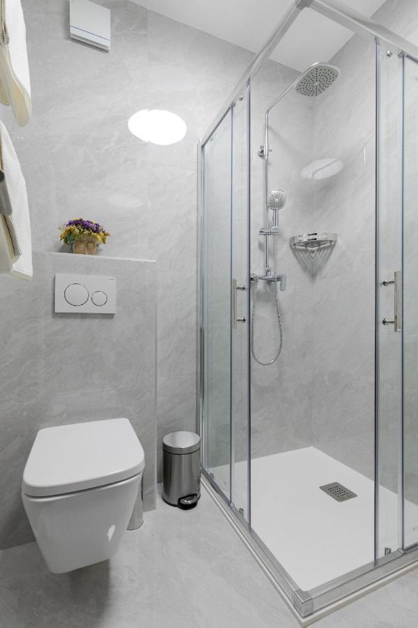 Apartman Downtown Dl Zagabria Esterno foto